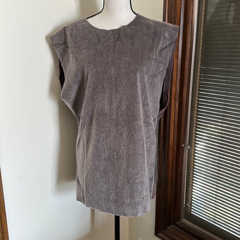 Mulla | Sleeveless Top with faux fur Size M